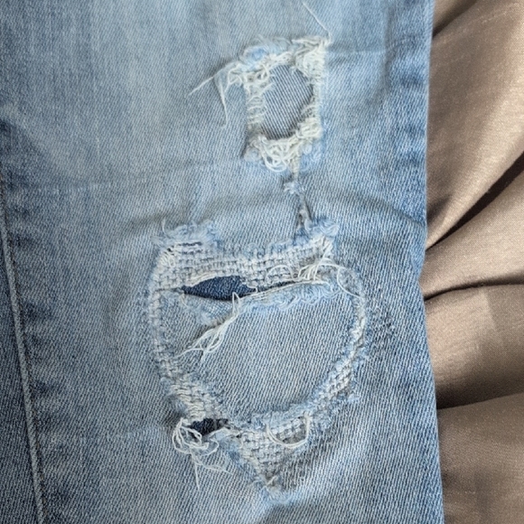 Old Navy Distressed Light Blue Jeggings - Picture 4 of 7
